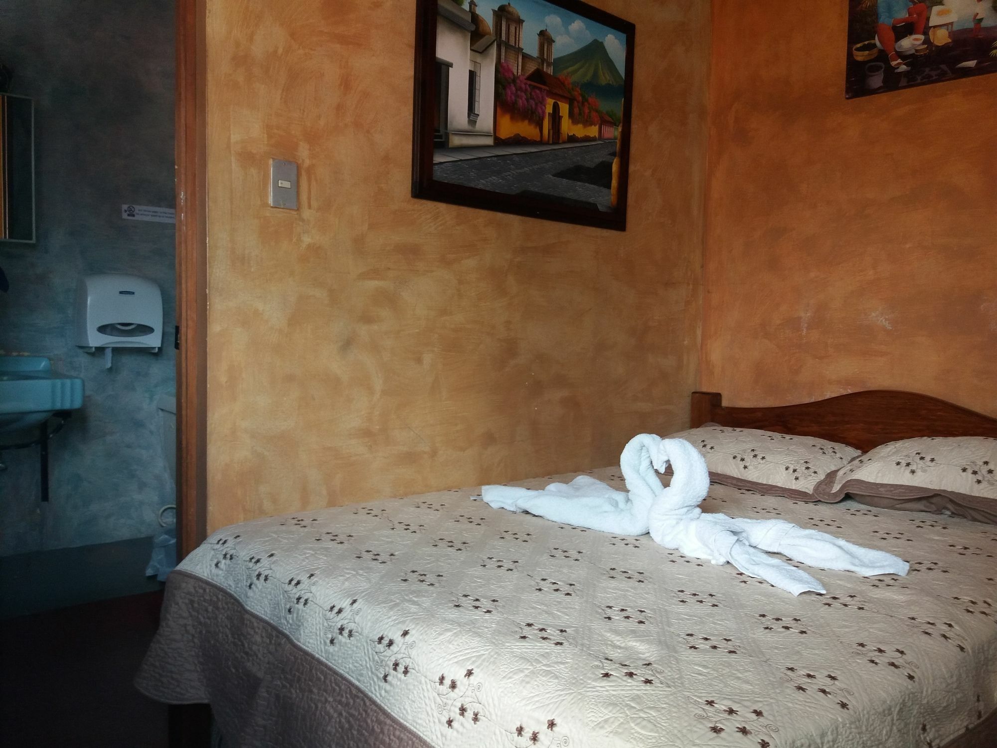 Dionisio Inn Antigua Exterior photo